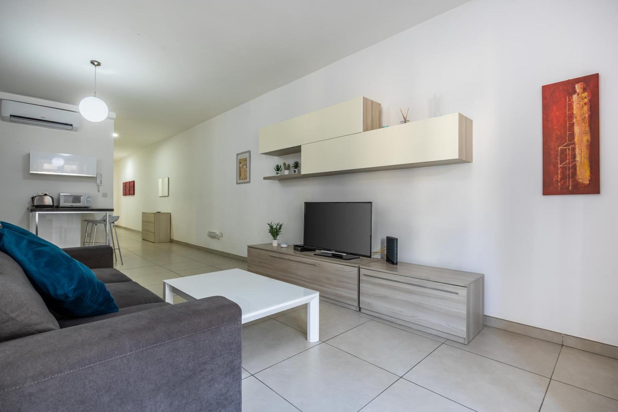 Superb 3Br Apt Close To Seafront Gzira Habitación foto
