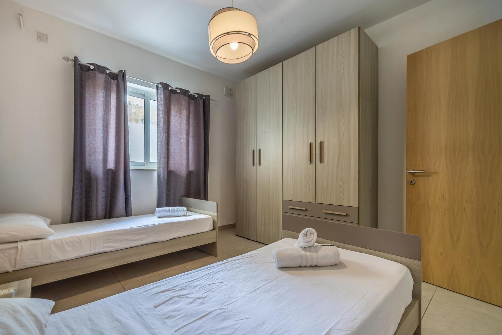 Superb 3Br Apt Close To Seafront Gzira Habitación foto