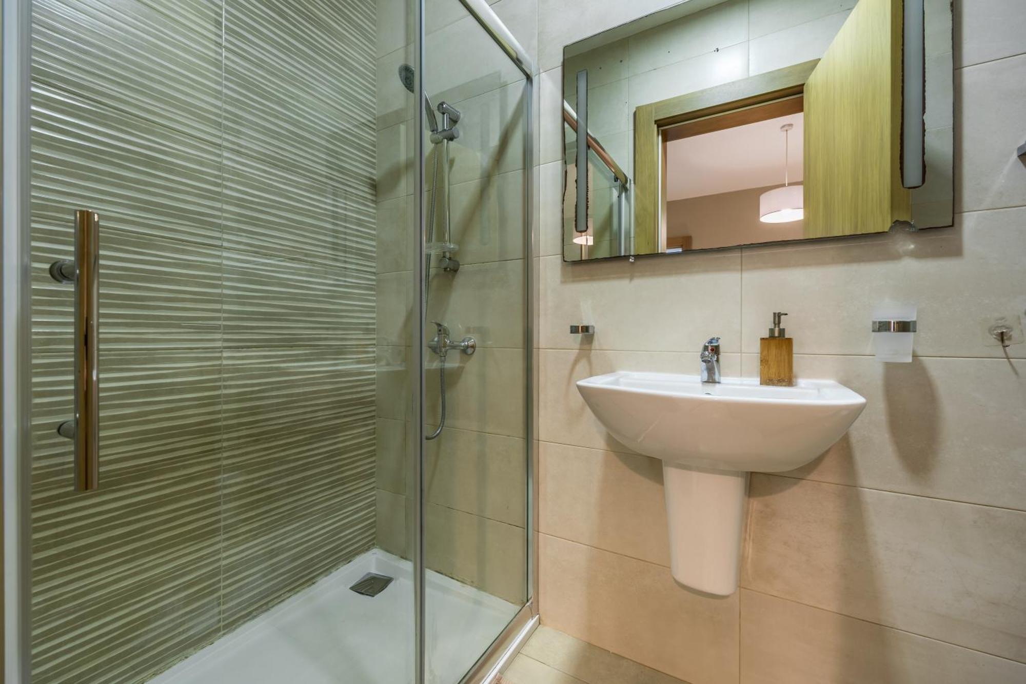 Superb 3Br Apt Close To Seafront Gzira Habitación foto